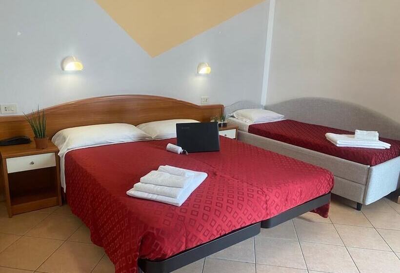 اتاق استاندارد چهار تخته, Villa Caterina