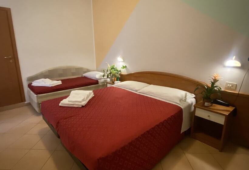 اتاق استاندارد چهار تخته, Villa Caterina