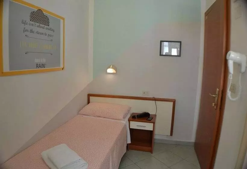 اتاق استاندارد یک نفره, Villa Caterina