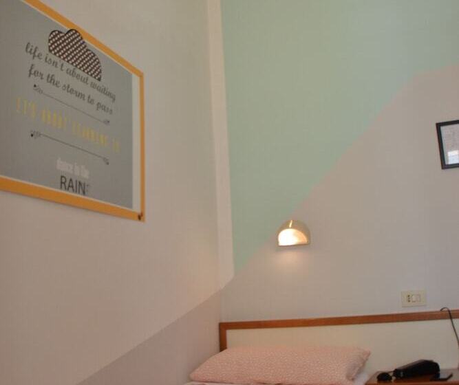 اتاق استاندارد یک نفره, Villa Caterina