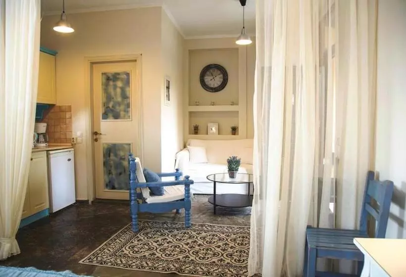سوییت جونیور, Isabella Country House