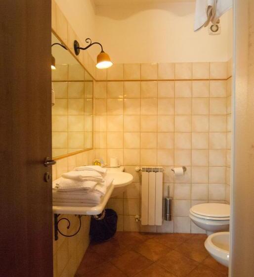 标准三人间, Poggiofelice B&b