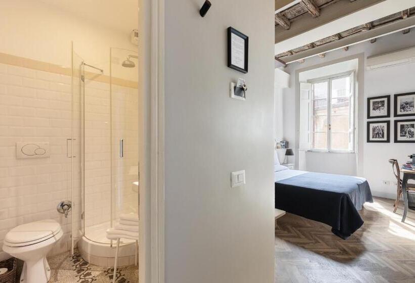 חדר סטנדרט, The Blue Hostel