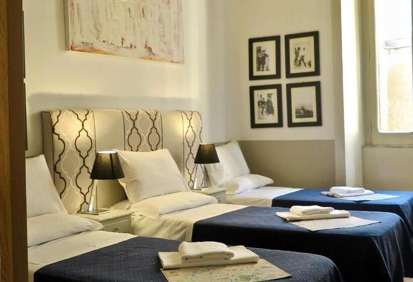 חדר סטנדרט לשלושה, The Blue Hostel