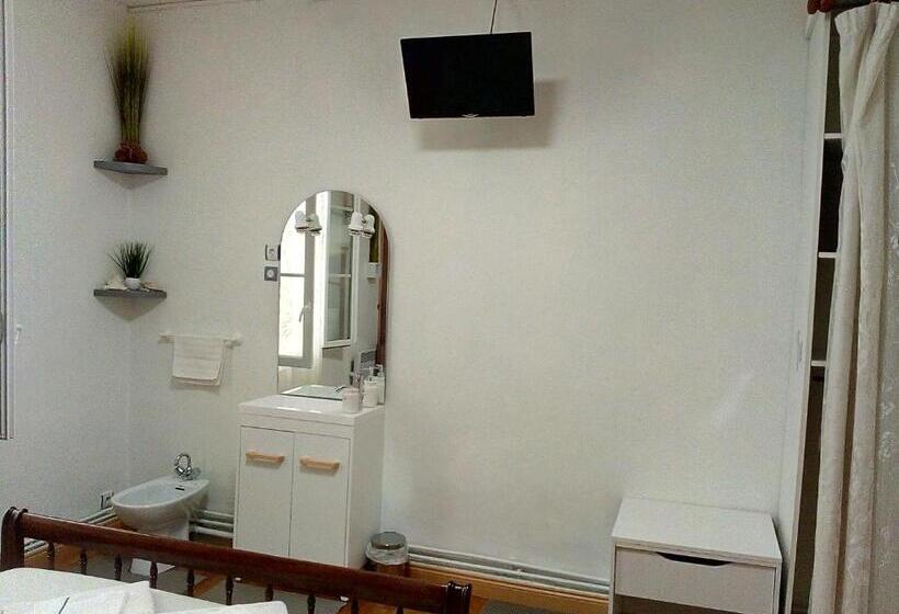 Номер Стандарт, A L Escale