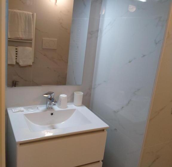 اتاق سوپریور با تخت بزرگ, Bresciantica