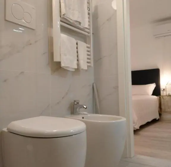 اتاق سوپریور با تخت بزرگ, Bresciantica