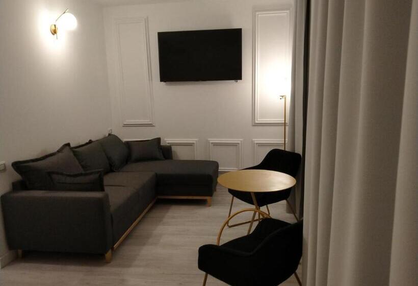 اتاق سوپریور با تخت بزرگ, Bresciantica