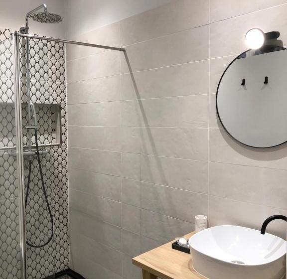 חדר סטנדרט, La Parenthèse