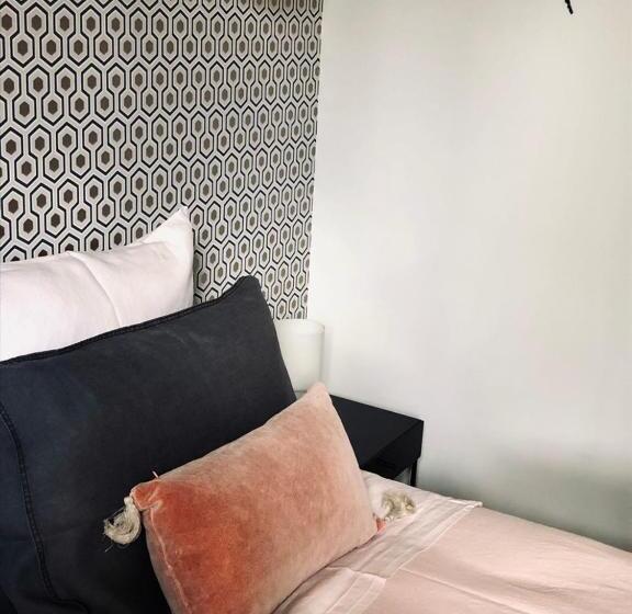 חדר סטנדרט, La Parenthèse