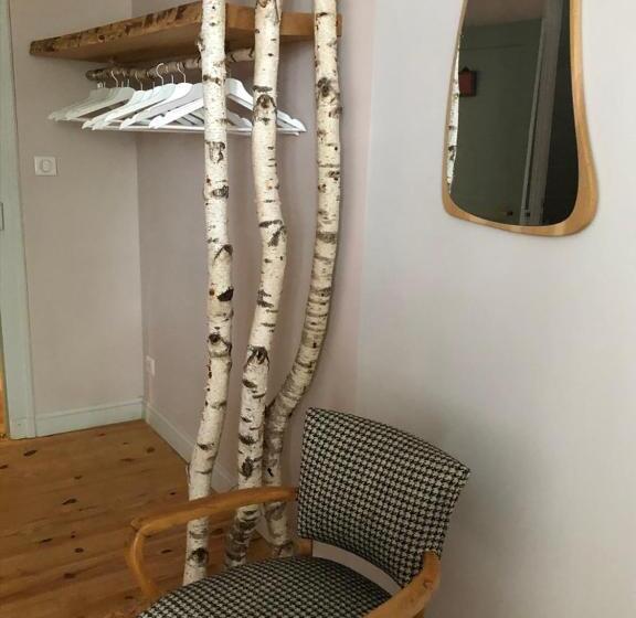 חדר סטנדרט, La Parenthèse