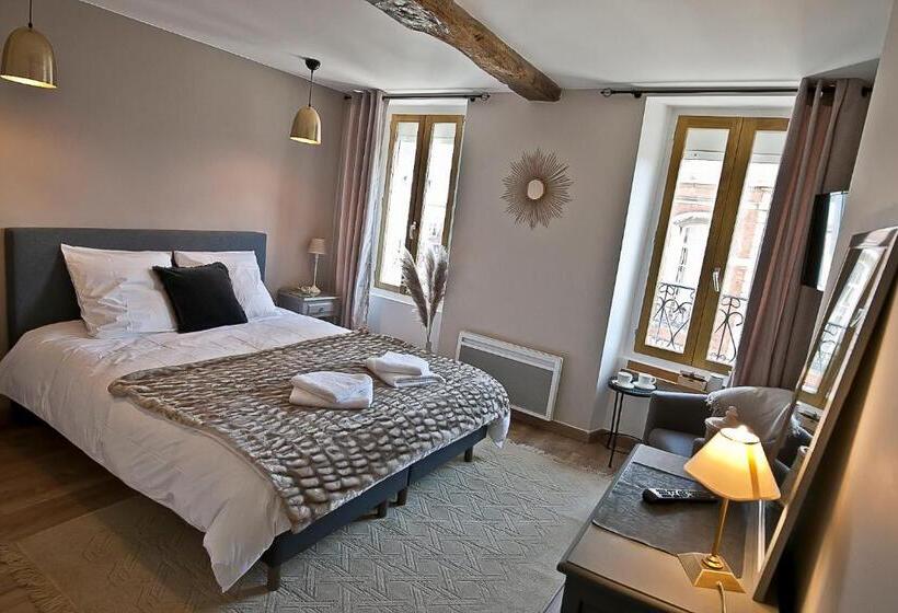 标准间, Meublé De Tourisme, Les Chambres Du Beffroi