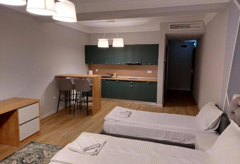 Номер Стандарт Трехместный, H11 Downtown Apartments