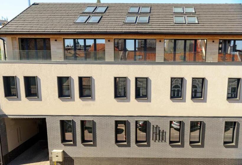 Номер Стандарт Трехместный, H11 Downtown Apartments