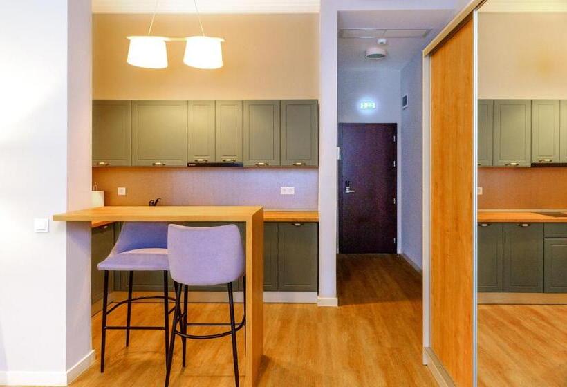 اتاق استاندارد سه نفره, H11 Downtown Apartments