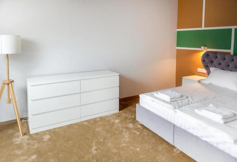 آپارتمان 1 خوابه, H11 Downtown Apartments