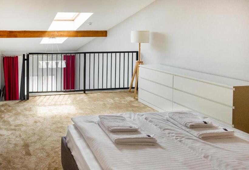 Апартаменты 1 Спальня, H11 Downtown Apartments