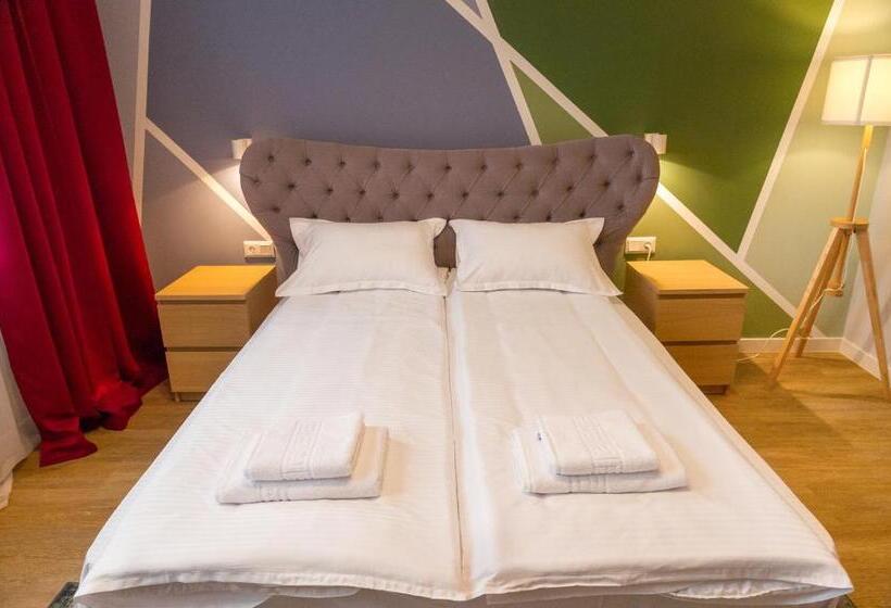 Номер Стандарт, H11 Downtown Apartments