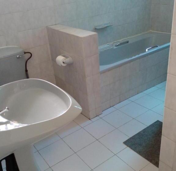 חדר משפחתי, 26 Zea Avenue Arcon Park Guest House