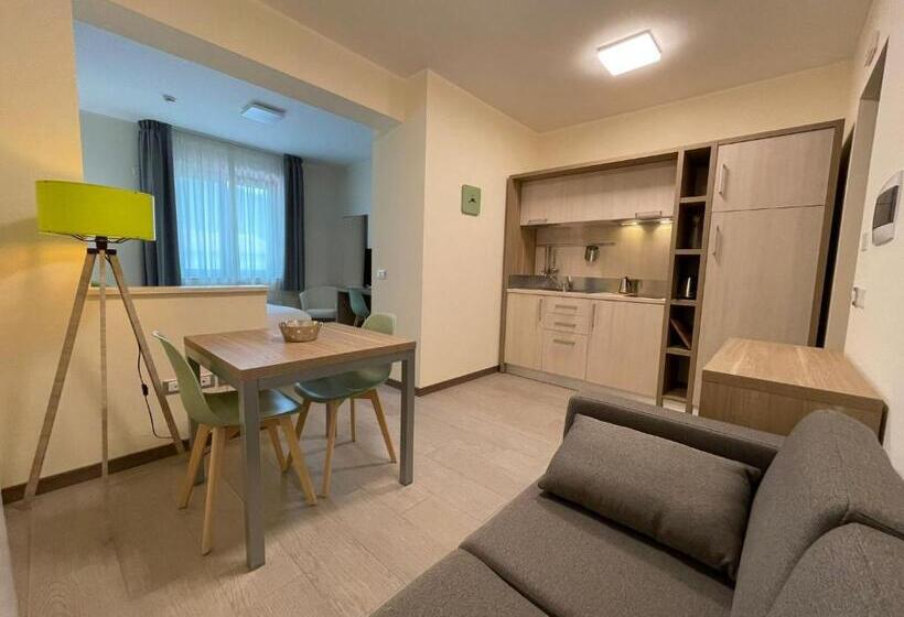 סטודיו משפחתי, Arvo Residence Sila Lorica