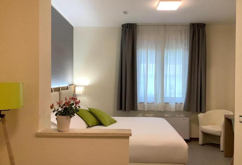 סטודיו משפחתי, Arvo Residence Sila Lorica