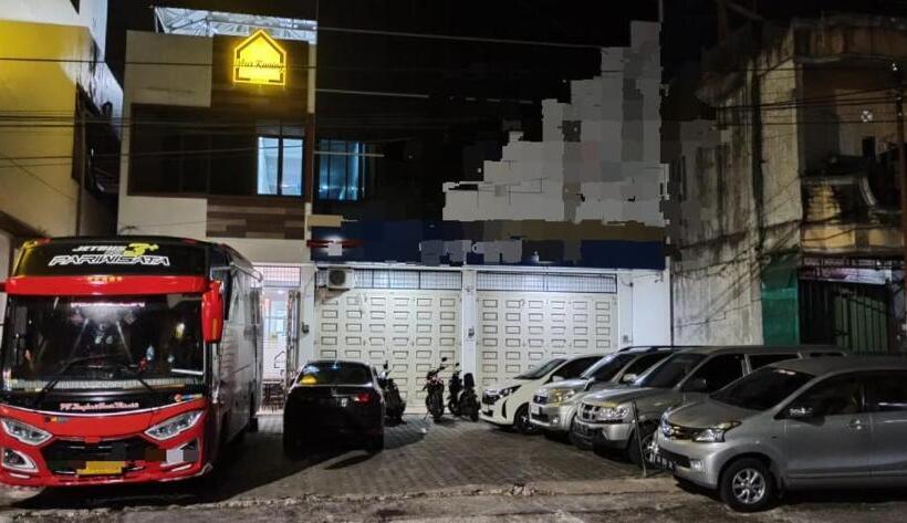 バス共有のスタンダードルーム, Aur Kuning Hostel Syariah Bukittinggi