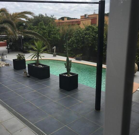 标准间带游泳池, Atelierchic