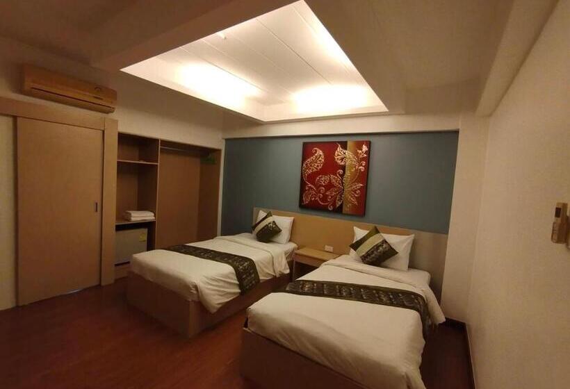 수피리어 룸, Aileen