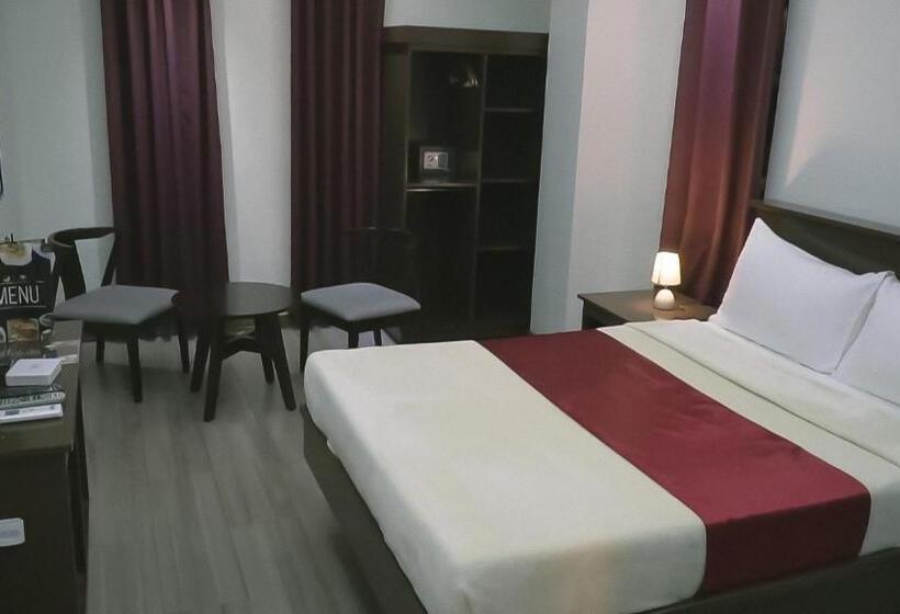 חדר סטנדרט, A.m @ 93rd