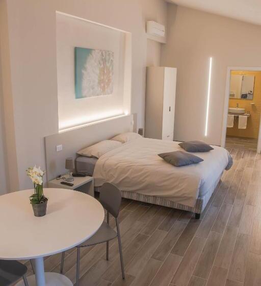 חדר דלוקס, Cavallo Bianco