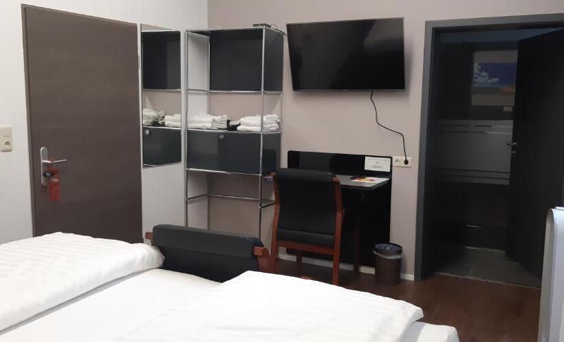 חדר סטנדרט, Mar