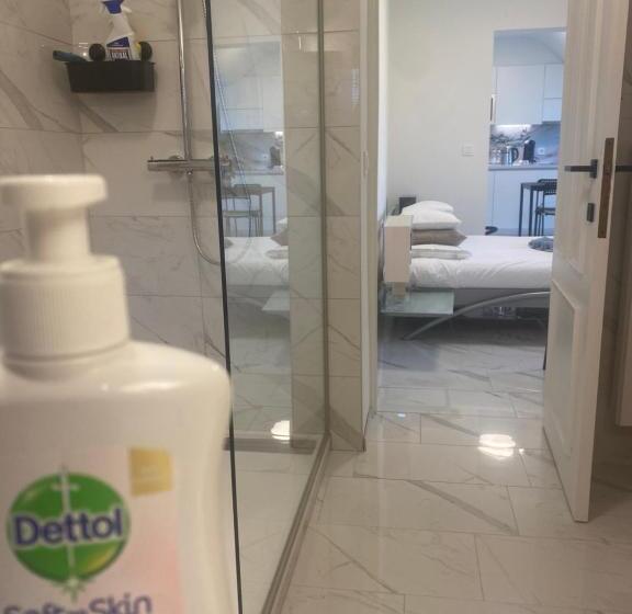 标准间, Nummer 151 Villastudios