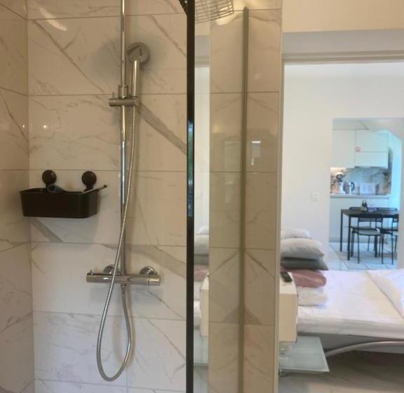 标准间, Nummer 151 Villastudios