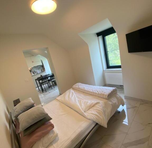 标准间, Nummer 151 Villastudios