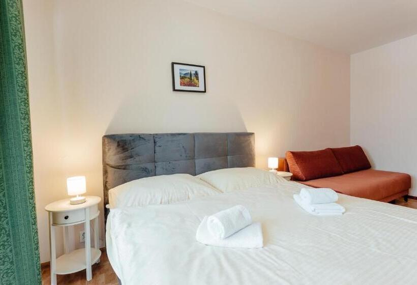 家庭间, Penzión Topky