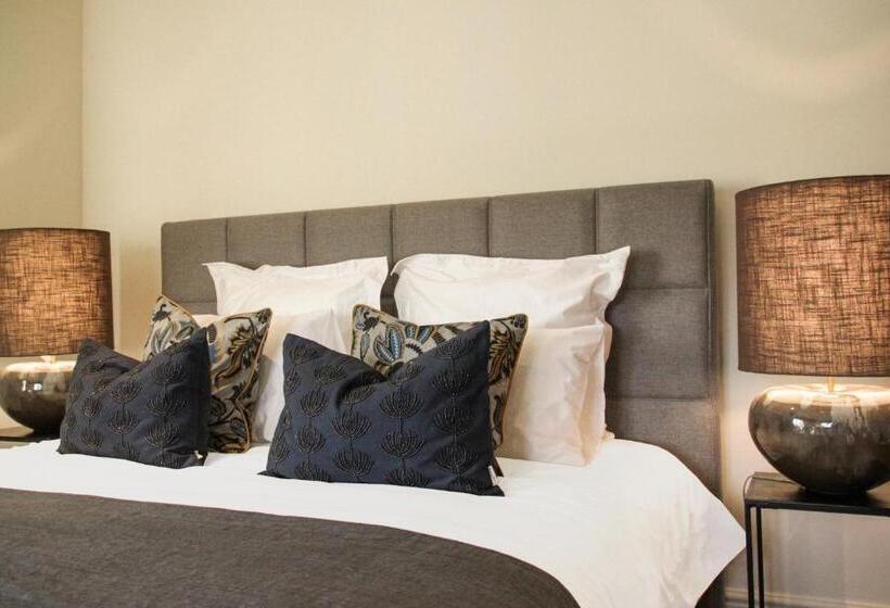 جناح جونيور, B&b Maison Mairie Hasselt