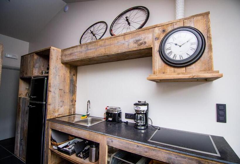 豪华工作室, Café Coureur Houffalize