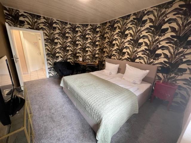 Номер Deluxe, Rehkitz