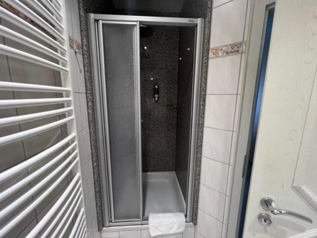 Номер Deluxe, Rehkitz