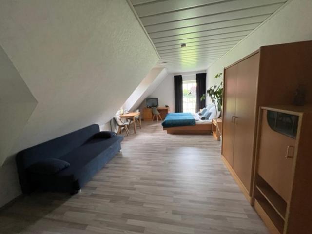 Номер Стандарт, Rehkitz