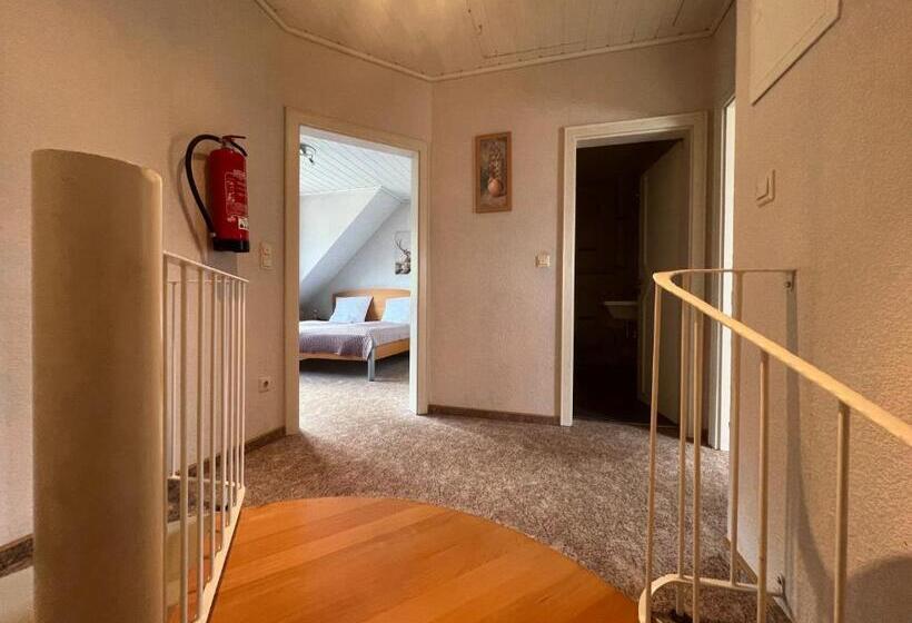 Апартаменты 1 Спальня, Rehkitz