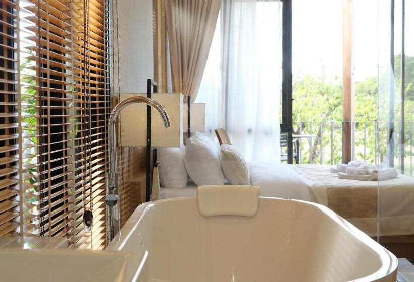 バルコニー付きデラックスルーム, Wevari Heritage