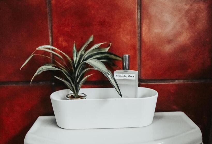 スタンダードルーム, Amaziah Guesthouse