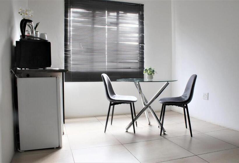 标准间, Cosmo Sleepover