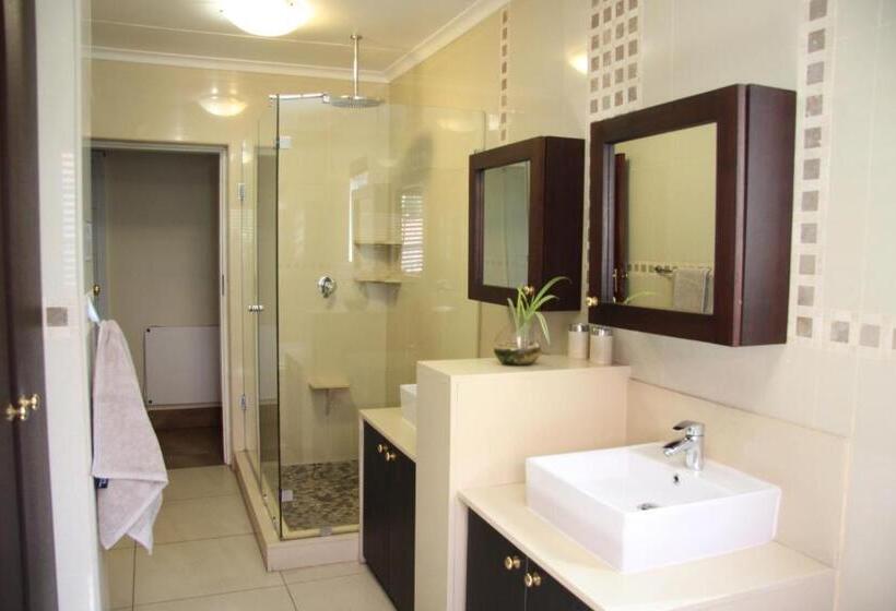 Номер Стандарт Совместная Ванная, African Bnb   The Boutique Experience