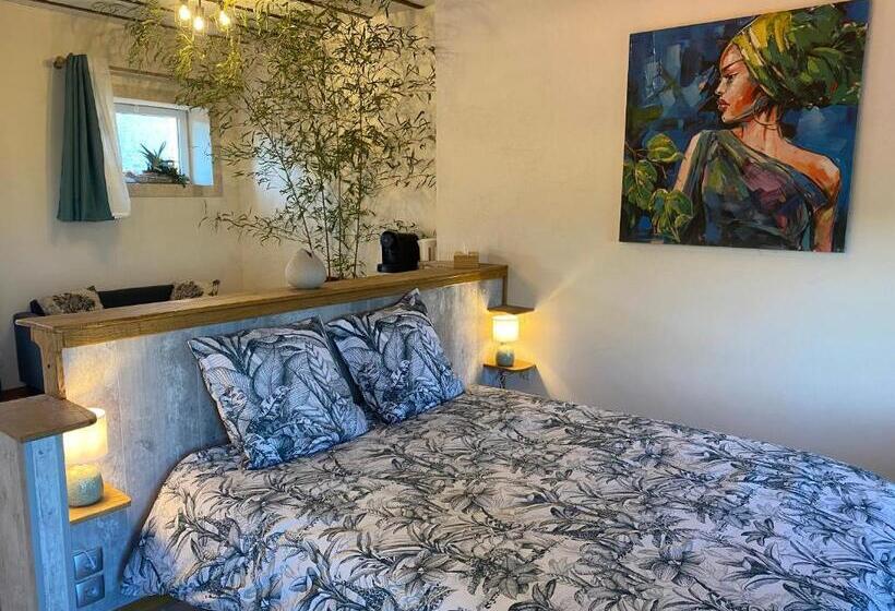 جناح مزود بجاكوزى, L Anagramme, Chambres, Table D Hôtes Et Gîte Pour Adultes, Naturistes Ou Non !