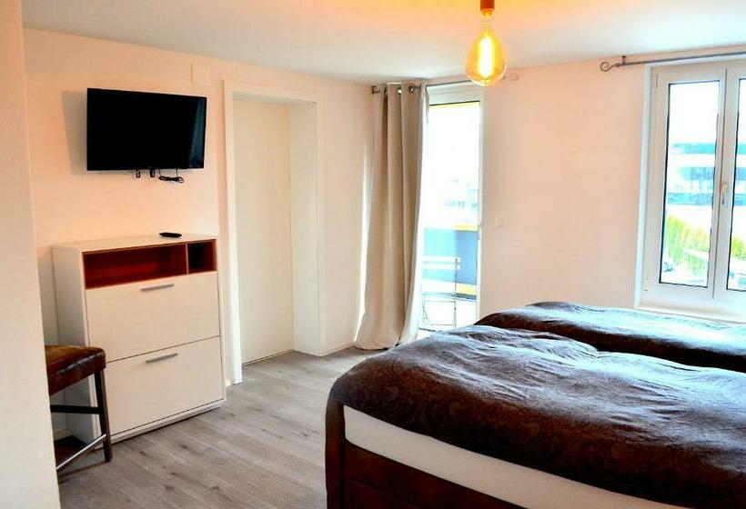 Номер Стандарт с Балконом, Guesthouse Meitschi Thun   Contactless Self Check In