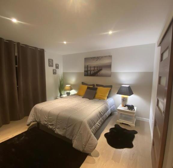 プールビュースタンダードルーム, Chambre Avec Salle De Bain Privée De La Canopée De Mios