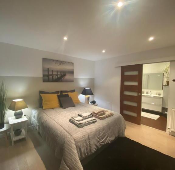 プールビュースタンダードルーム, Chambre Avec Salle De Bain Privée De La Canopée De Mios