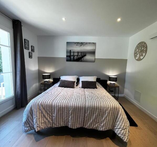 プールビュースタンダードルーム, Chambre Avec Salle De Bain Privée De La Canopée De Mios